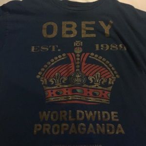 Obey t shirt looks new never worn size large